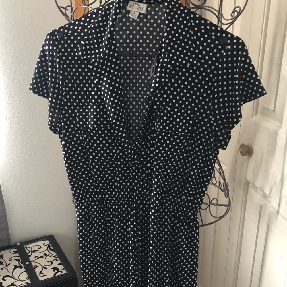 🌿Poke a dot blouse🌿